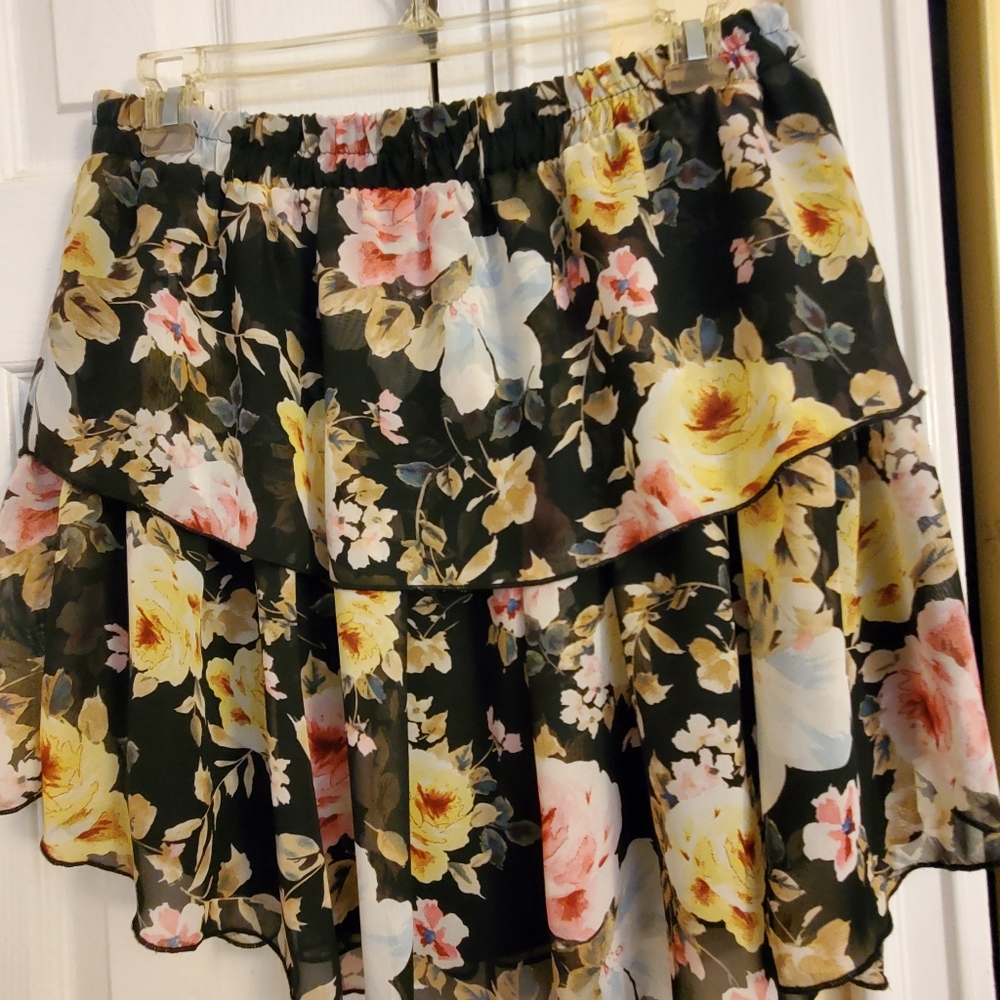 Floral layered skirt